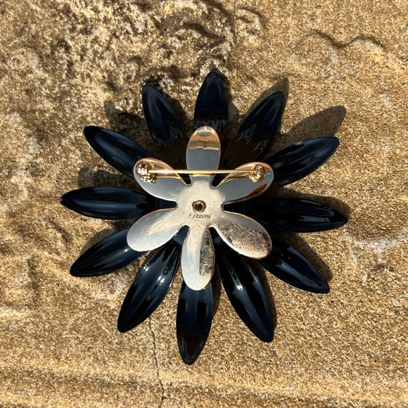 Vintage Sarah Coventry Black & Gold Flower Brooch - Picture 5 of 10